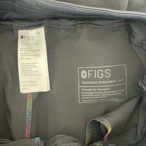 FIGS Scrubs Charcoal